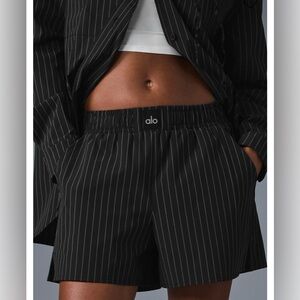 ALO Yoga Pinstripe Daylight Boxer Short - Black/Titanium - limited edition